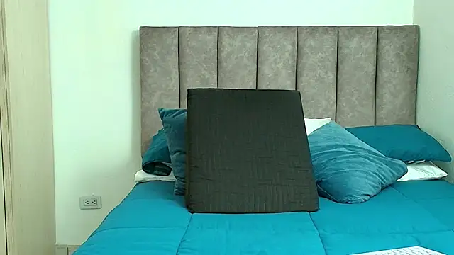 karina lewis  online show from April 2026 04:58:02 AM