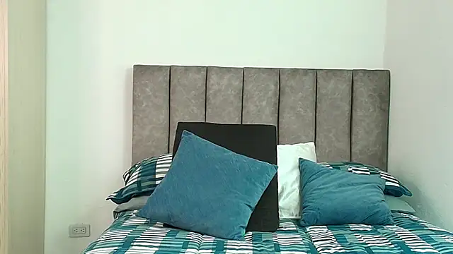 karina lewis  online show from February 2026 04:23:01 AM