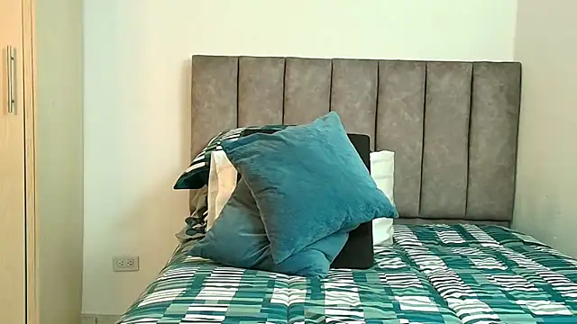 karina lewis  online show from March 2026 03:45:02 AM