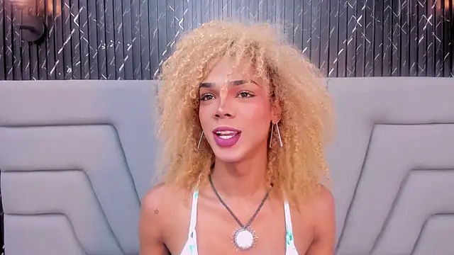 Snapshot of NaomiSteward chatting on December 2025 12:28:02 PM NaomiSteward online show from December 2025 12:28:02 PM