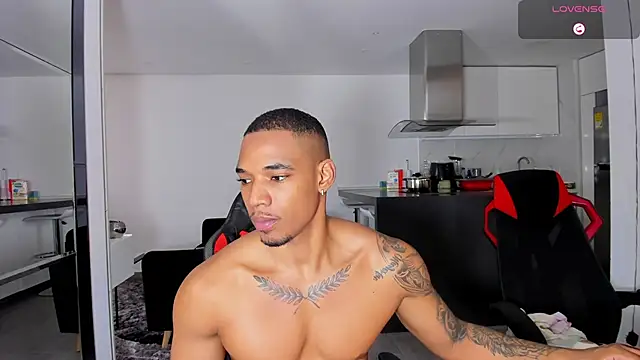 Snapshot of TROYWESLY- chatting on October 2025 09:38:01 PM TROYWESLY- online show from October 2025 09:38:01 PM