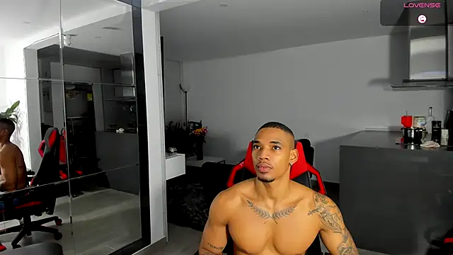 Snapshot of TROYWESLY- chatting on October 2025 04:58:02 AM TROYWESLY- online show from October 2025 04:58:02 AM