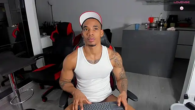 Snapshot of TROYWESLY- chatting on October 2025 02:33:02 AM TROYWESLY- online show from October 2025 02:33:02 AM