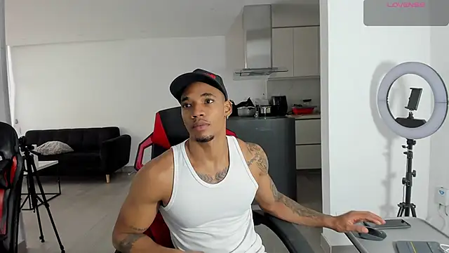 Snapshot of TROYWESLY- chatting on June 2026 08:25:01 PM TROYWESLY- online show from June 2026 08:25:01 PM