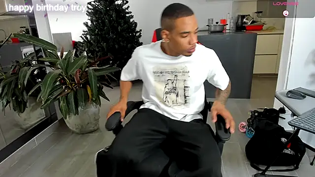 TROYWESLY- online show from December 2025 05:50:02 PM