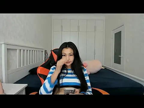 Snapshot of Missykitty01 chatting on October 2025 06:25:02 AM Missykitty01 online show from October 2025 06:25:02 AM