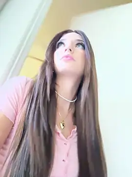 Snapshot of 18petitewhitegirl chatting on February 2025 07:43:02 PM 18petitewhitegirl online show from February 2025 07:43:02 PM