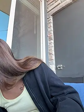 18petitewhitegirl online show from April 2026 11:50:02 PM