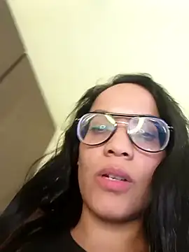 Snapshot of Roussmariehenao chatting on February 2025 01:33:01 PM Roussmariehenao online show from February 2025 01:33:01 PM
