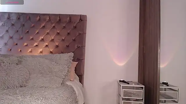 Roussmariehenao online show from November 2025 01:26:02 PM