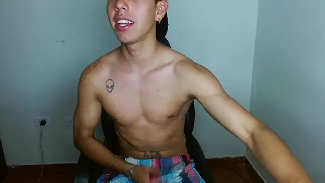 bigryuk0 online show from December 2024 08:54:02 PM