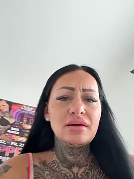 Mia-Roux online show from March 2026 12:42:01 PM