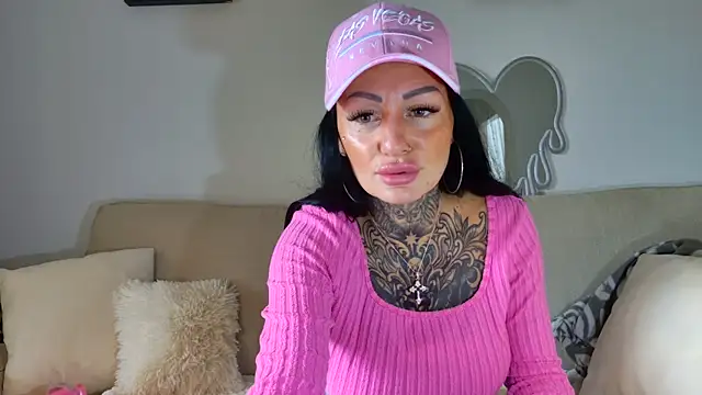 Mia-Roux online show from March 2026 12:53:02 PM