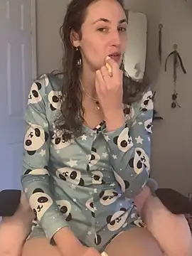 Snapshot of Littlelolo60 chatting on January 2025 03:39:01 PM Littlelolo60 online show from January 2025 03:39:01 PM