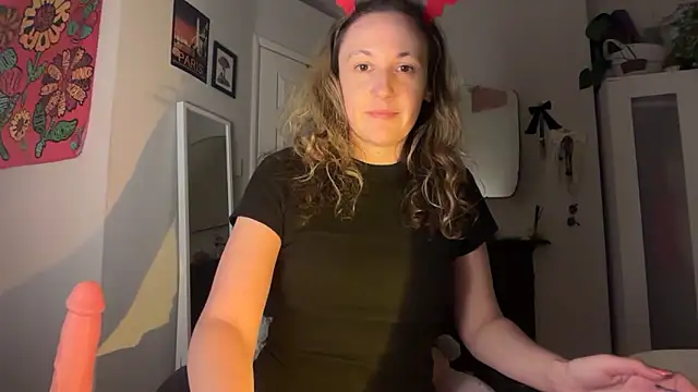 Littlelolo60 online show from February 2026 06:48:02 PM