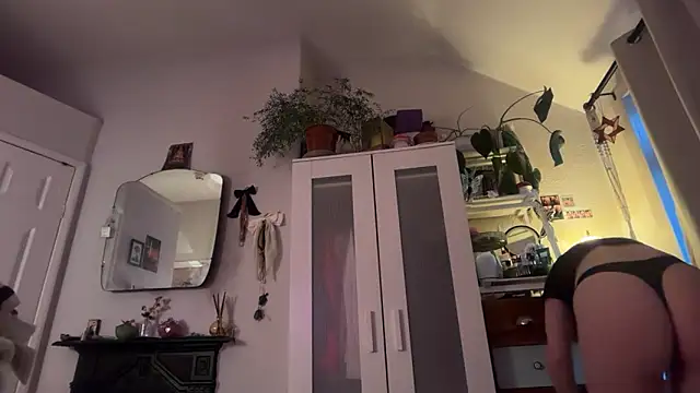 Littlelolo60 online show from April 2026 07:17:02 PM