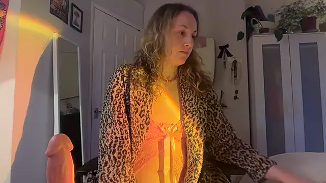 Littlelolo60 online show from February 2026 05:20:02 PM