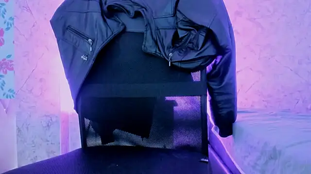 Snapshot of AnddieBaker chatting on November 2025 10:10:01 PM AnddieBaker online show from November 2025 10:10:01 PM