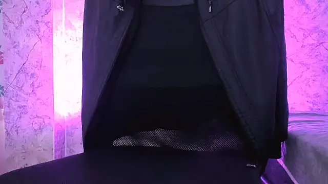 Snapshot of AnddieBaker chatting on December 2025 05:20:02 AM AnddieBaker online show from December 2025 05:20:02 AM