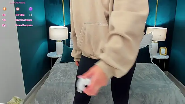 Snapshot of AprilWong chatting on February 2026 06:02:02 AM AprilWong online show from February 2026 06:02:02 AM