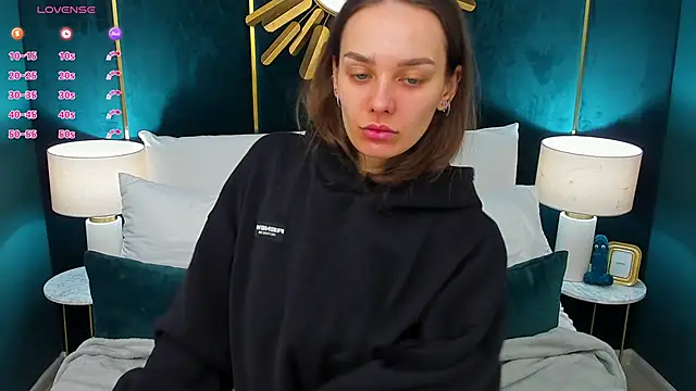 AprilWong online show from April 2026 05:03:01 AM