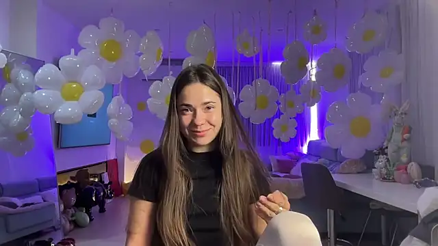 Mika Miller online show from March 2026 10:28:02 PM