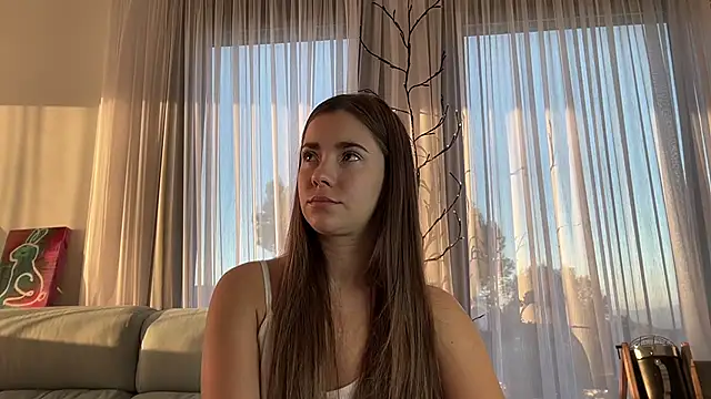 Mika Miller online show from November 2025 03:59:01 PM