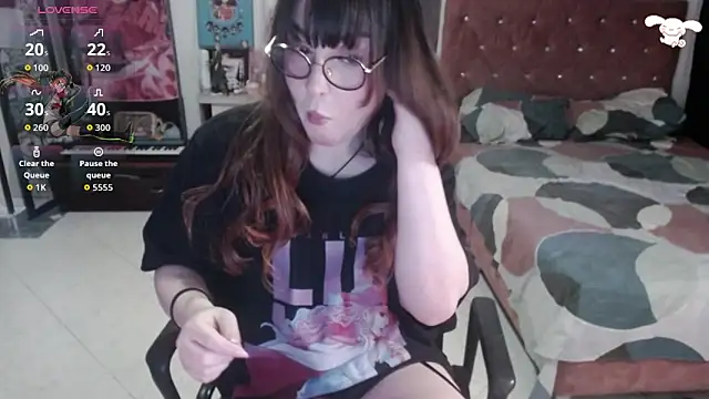 Avril2001 online show from September 2025 01:22:02 AM