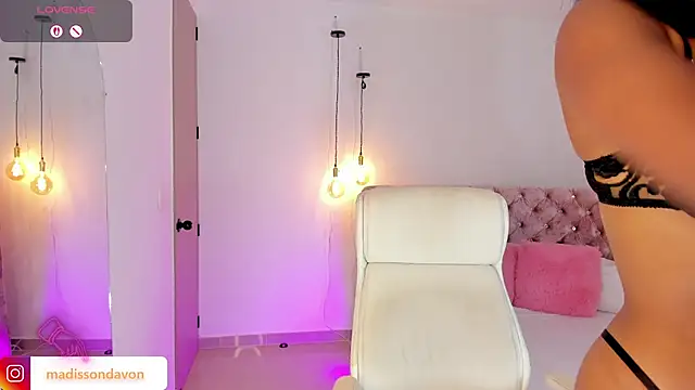 madisson davon online show from October 2025 12:09:01 PM