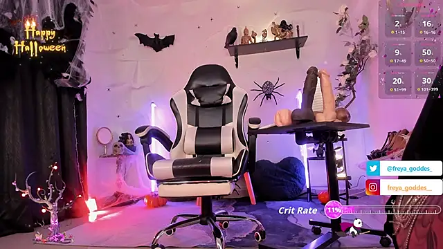 freya goddes  online show from October 2025 02:27:02 PM