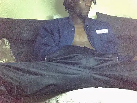 Snapshot of Delicious-D chatting on December 2025 07:57:01 PM Delicious-D online show from December 2025 07:57:01 PM