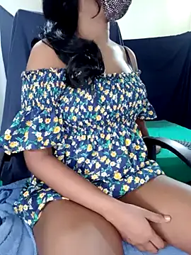 Snapshot of Midnight_Blossom chatting on February 2025 08:47:02 PM Midnight Blossom online show from February 2025 08:47:02 PM