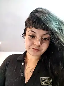 Snapshot of Sweet_Namii chatting on May 2026 11:52:01 PM Sweet Namii online show from May 2026 11:52:01 PM