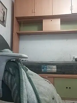 skrigul12 online show from November 2025 05:16:02 PM