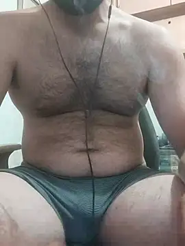 skrigul12 online show from April 2026 07:28:02 PM