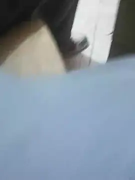 skrigul12 online show from December 2025 05:00:01 PM