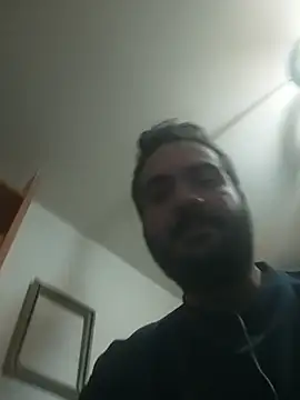 skrigul12 online show from March 2026 06:44:02 PM