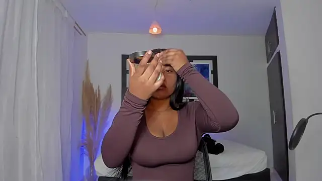 Scarlett 811 online show from May 2026 09:09:02 PM
