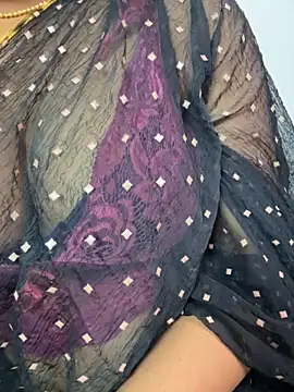 Snapshot of VR_here_4U chatting on November 2025 01:14:01 PM VR here 4U online show from November 2025 01:14:01 PM