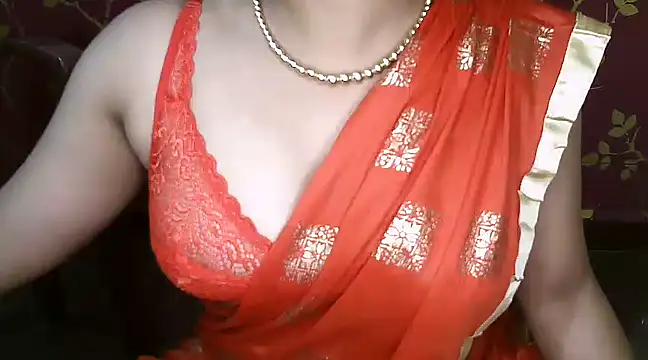 Snapshot of VR_here_4U chatting on December 2024 08:04:02 PM VR here 4U online show from December 2024 08:04:02 PM