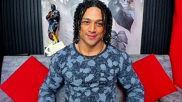 Snapshot of MikeEstevess chatting on October 2025 05:28:01 AM MikeEstevess online show from October 2025 05:28:01 AM