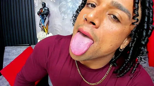 MikeEstevess online show from October 2025 03:08:02 AM