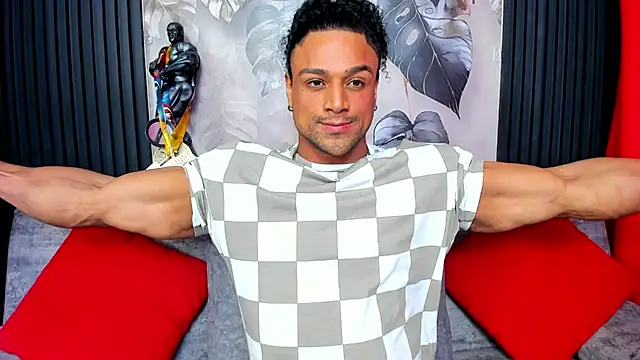 Snapshot of MikeEstevess chatting on October 2025 09:31:01 AM MikeEstevess online show from October 2025 09:31:01 AM