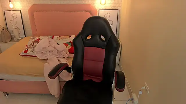 Kittytimberlake online show from December 2025 12:37:01 PM