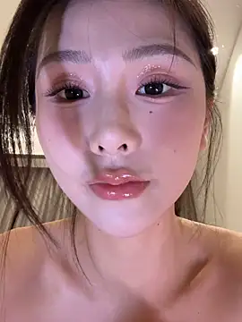 Momoever123456 online show from April 2026 03:35:02 PM