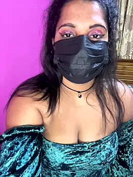 NOORA-GIRL online show from October 2025 09:51:01 PM