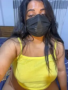 NOORA-GIRL online show from May 2026 01:04:01 AM
