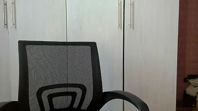 Destiny Desire online show from January 2026 06:57:01 PM