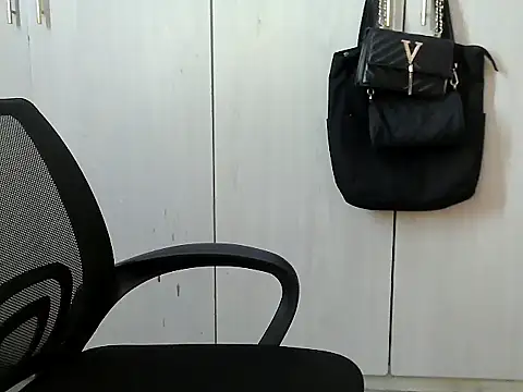 Destiny Desire online show from October 2025 06:30:02 PM