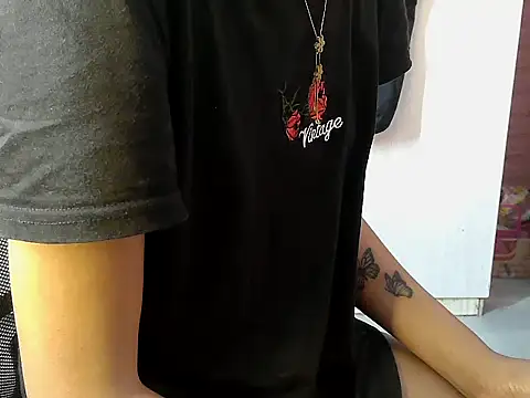 Destiny Desire online show from November 2025 12:28:01 PM